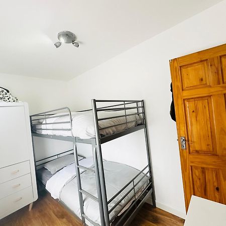 Beautiful Home In London With Easy Access To Central London Саттон Екстер'єр фото