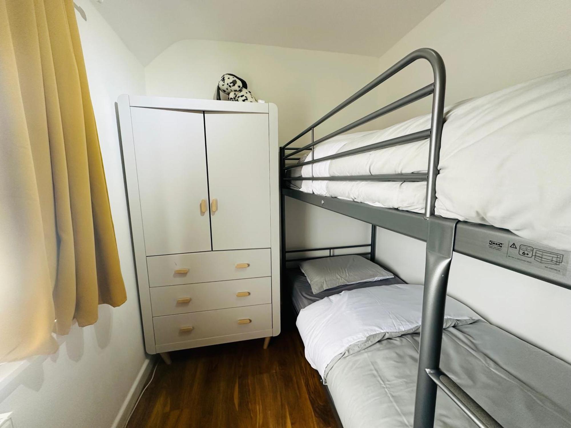 Beautiful Home In London With Easy Access To Central London Саттон Екстер'єр фото