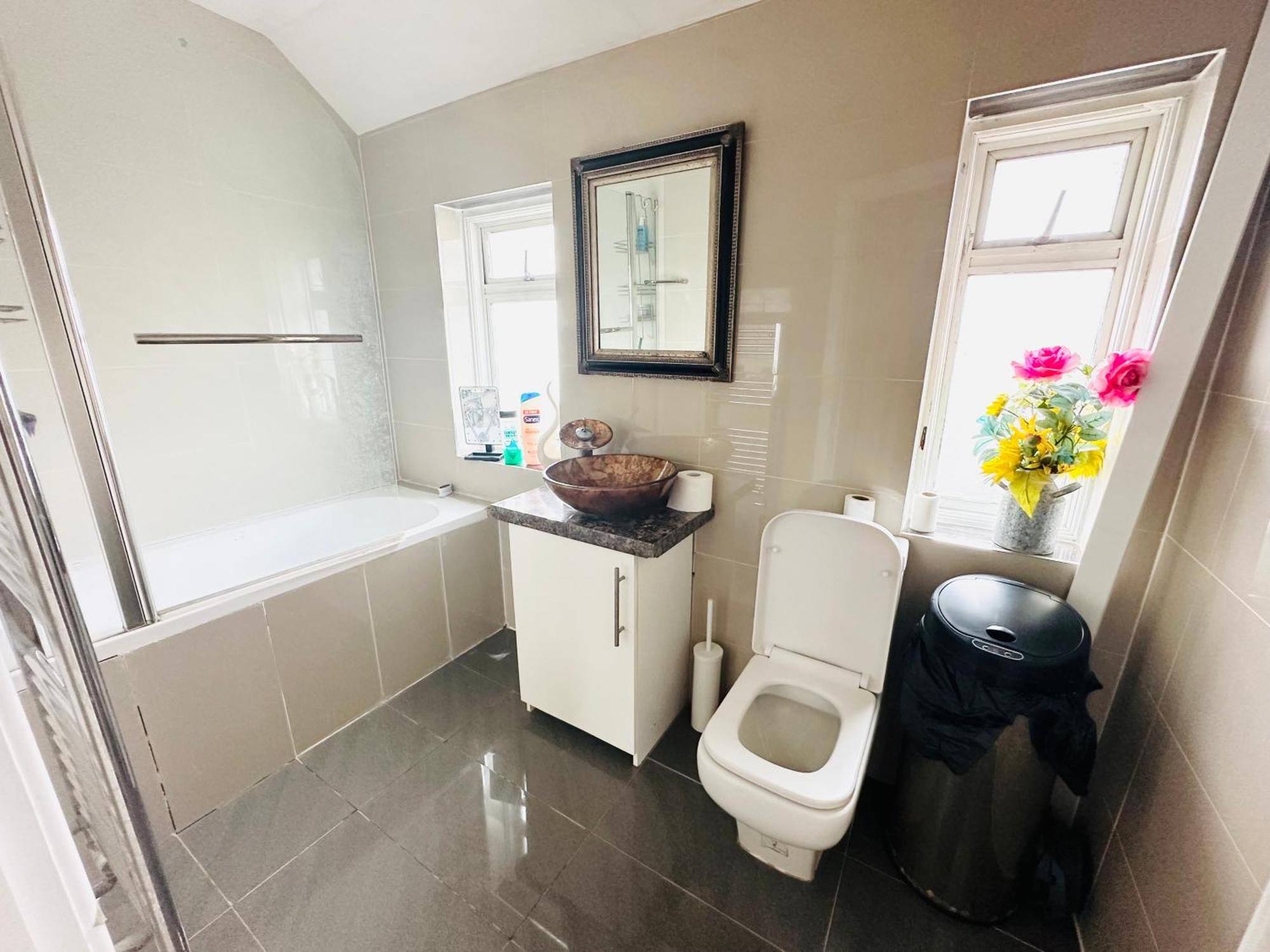 Beautiful Home In London With Easy Access To Central London Саттон Екстер'єр фото