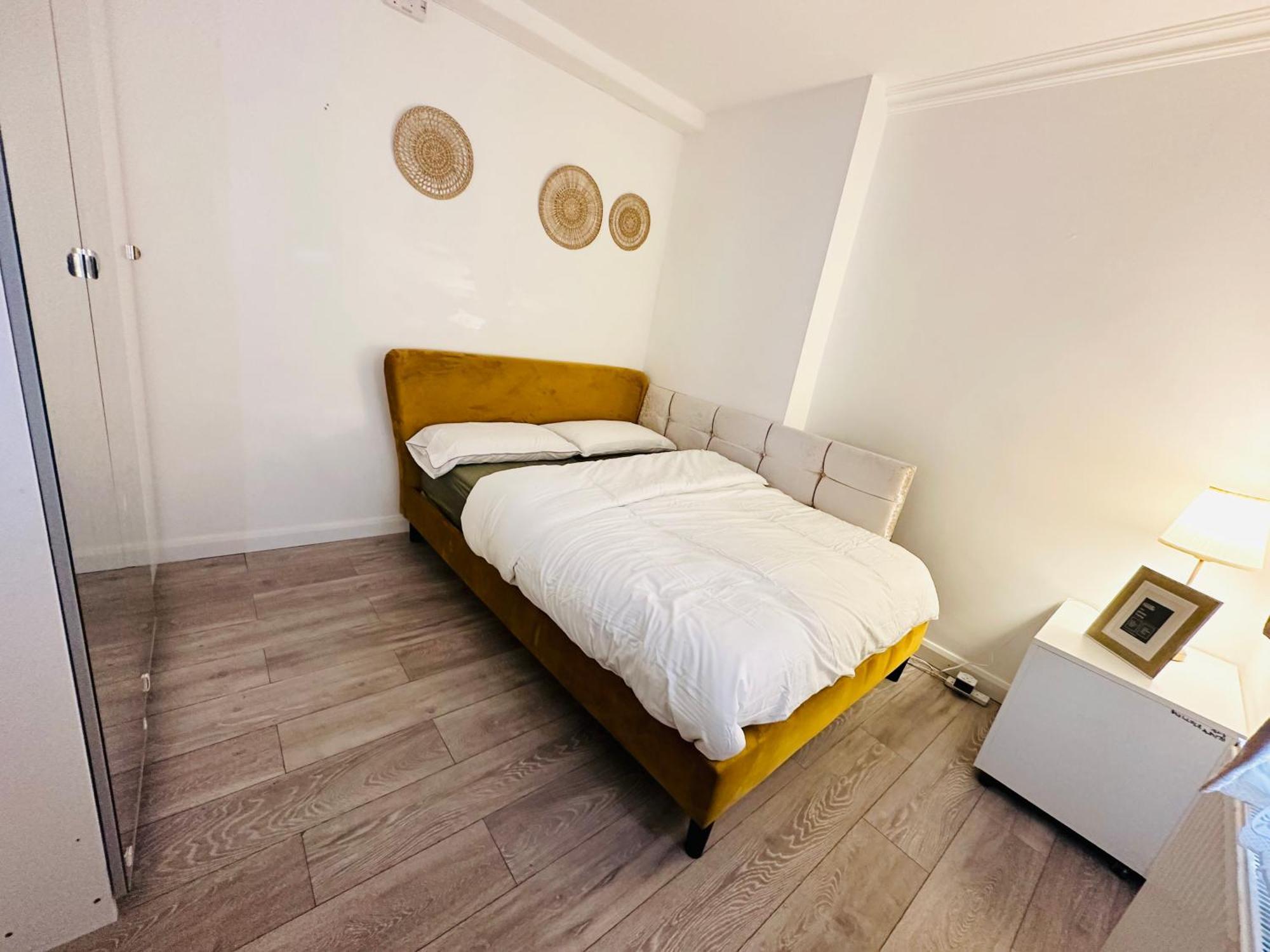 Beautiful Home In London With Easy Access To Central London Саттон Екстер'єр фото