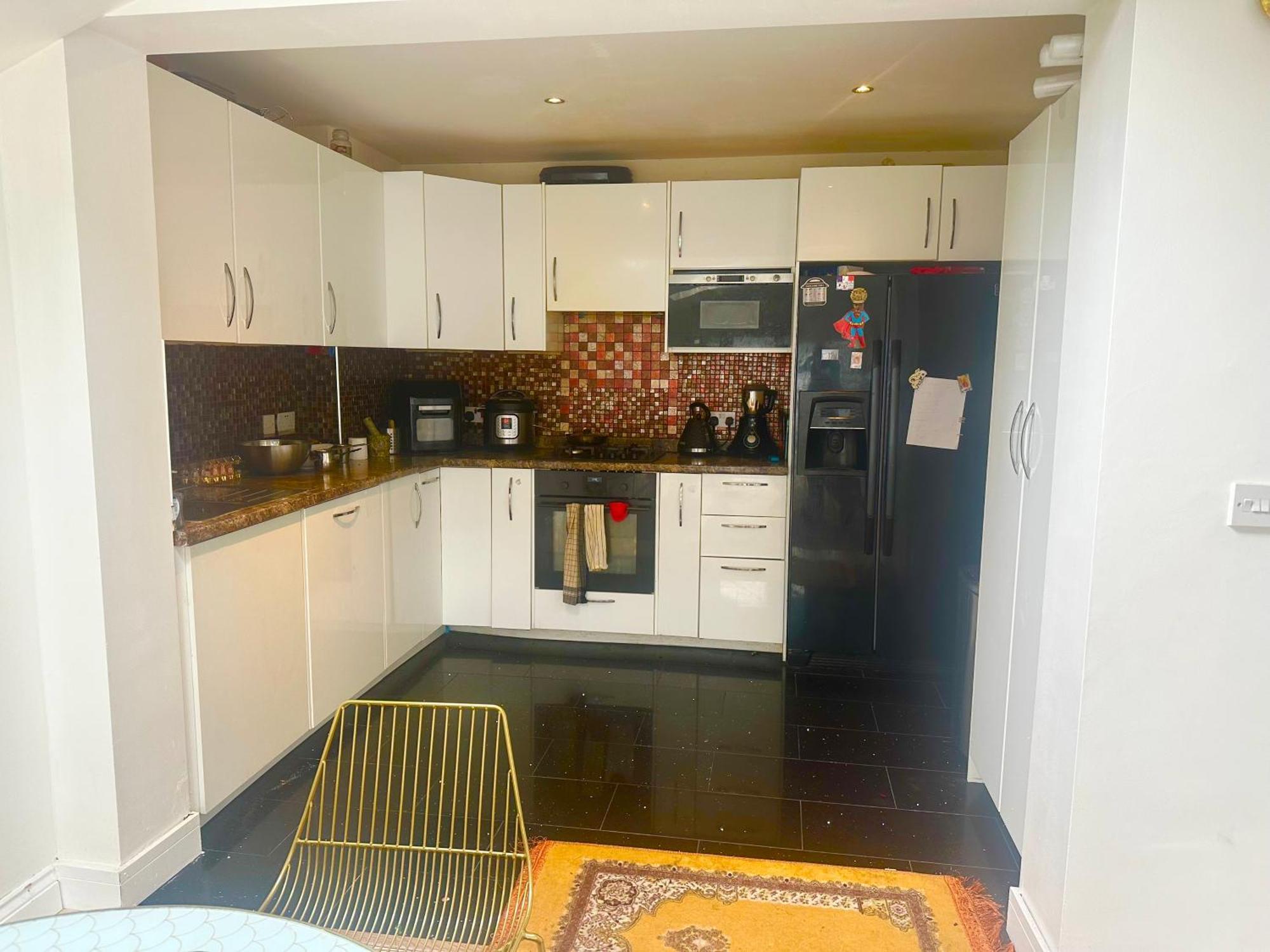 Beautiful Home In London With Easy Access To Central London Саттон Екстер'єр фото